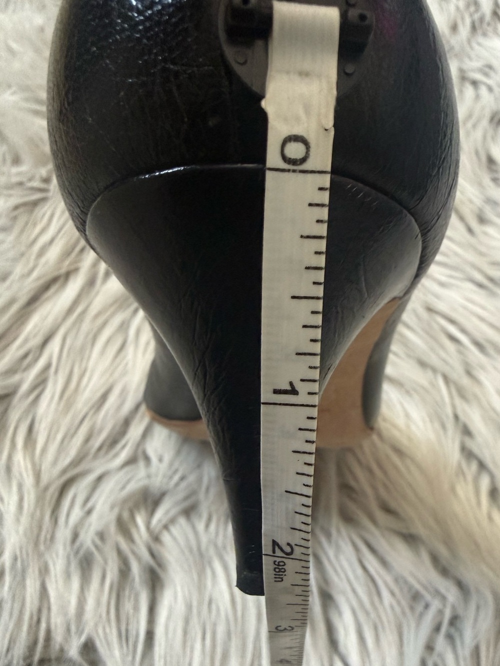 CHANEL Classic Two-Tone Leather CC Bow Cap Toe Scrunch Pumps Beige Black EU 38.5 - Picture 13 of 13